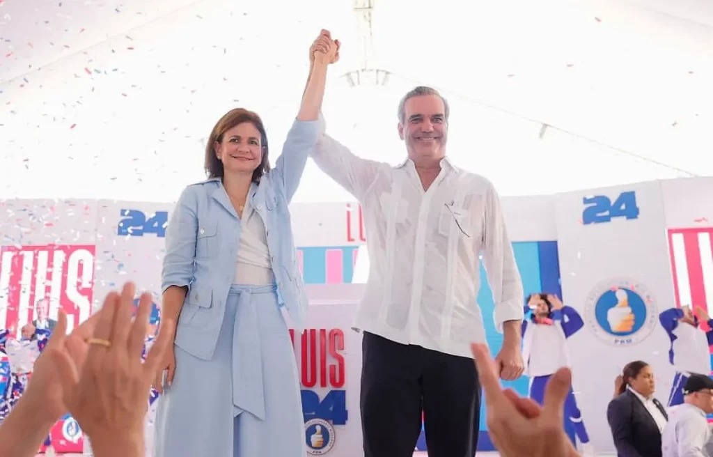 Luis y Raquel tienen bonito mi país", Raquel Peña pide cuatro años más para Abinader