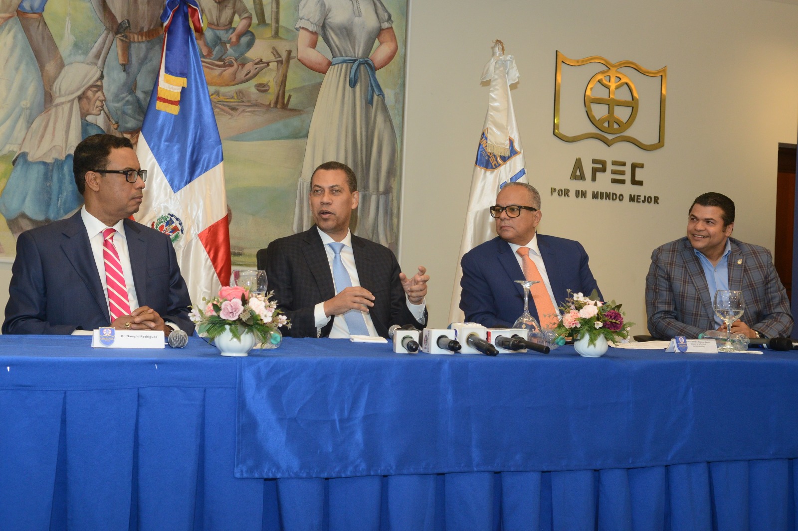 Unapec impulsa reflexión sobre apagón analógico y transición a la TV Terrestre Digital