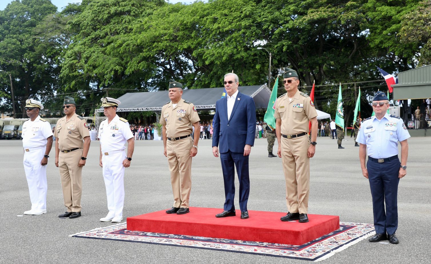 Abinader preside graduación de 820 nuevos soldados del Ejército