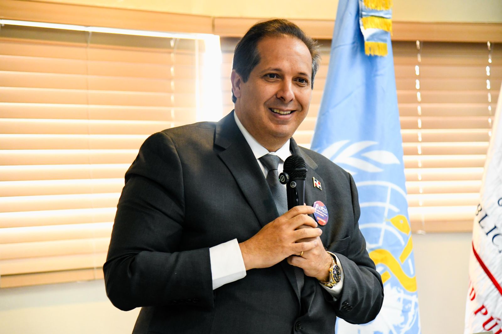 Expoturismo 2025 reconoce trayectoria médica del ministro Atallah