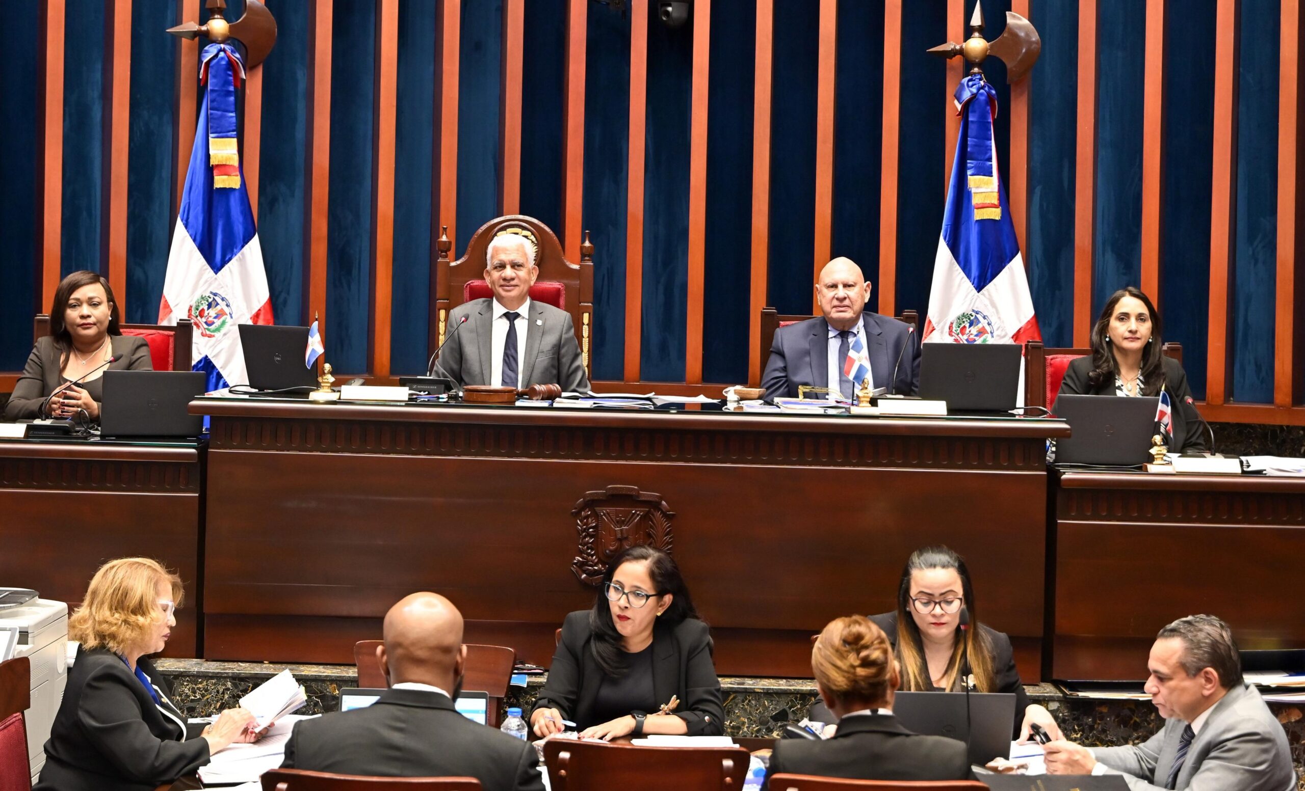 Comisión especial del Senado hará estudio y análisis proyecto ley agua
