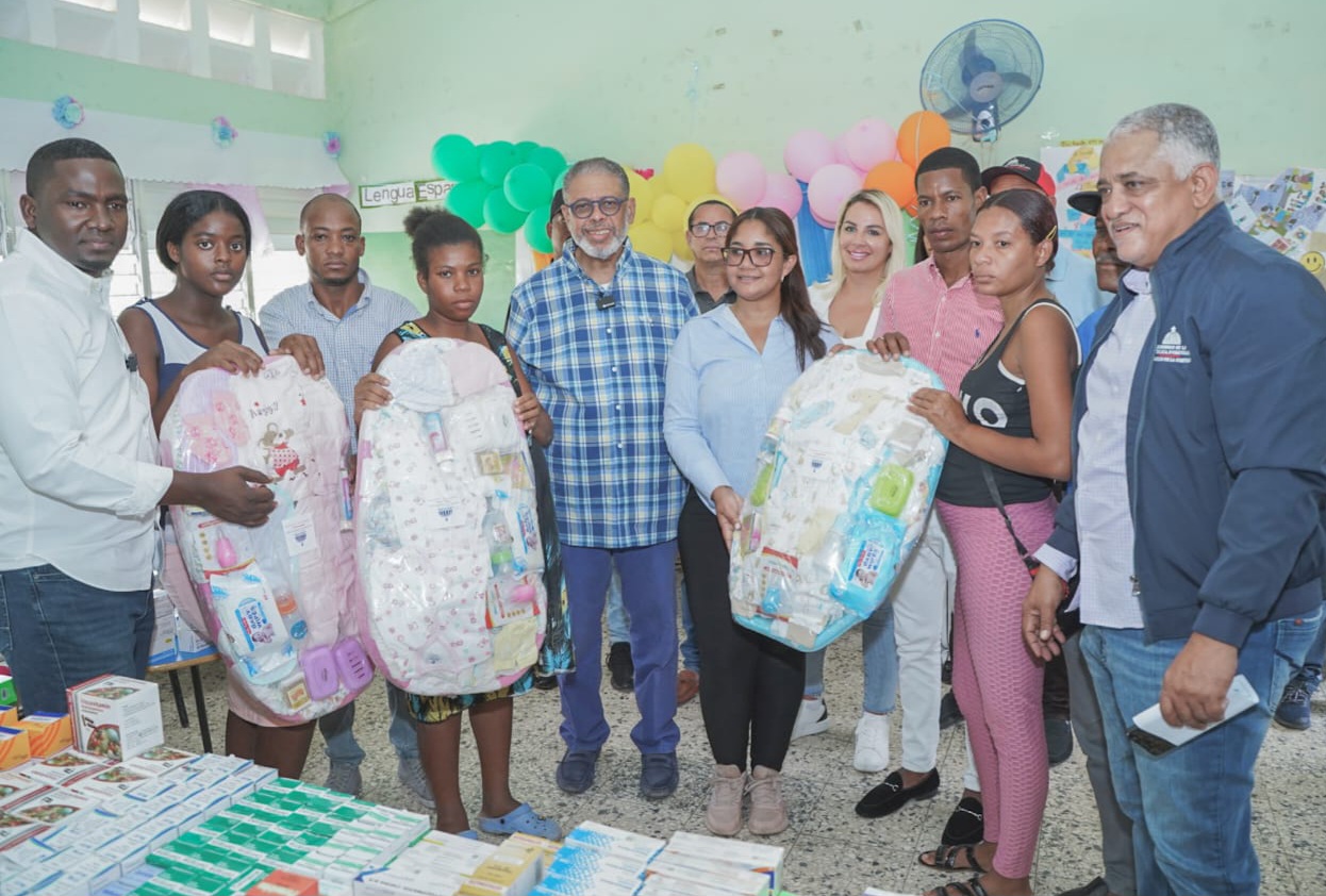 DGDC lleva jornada médica a Elías Piña