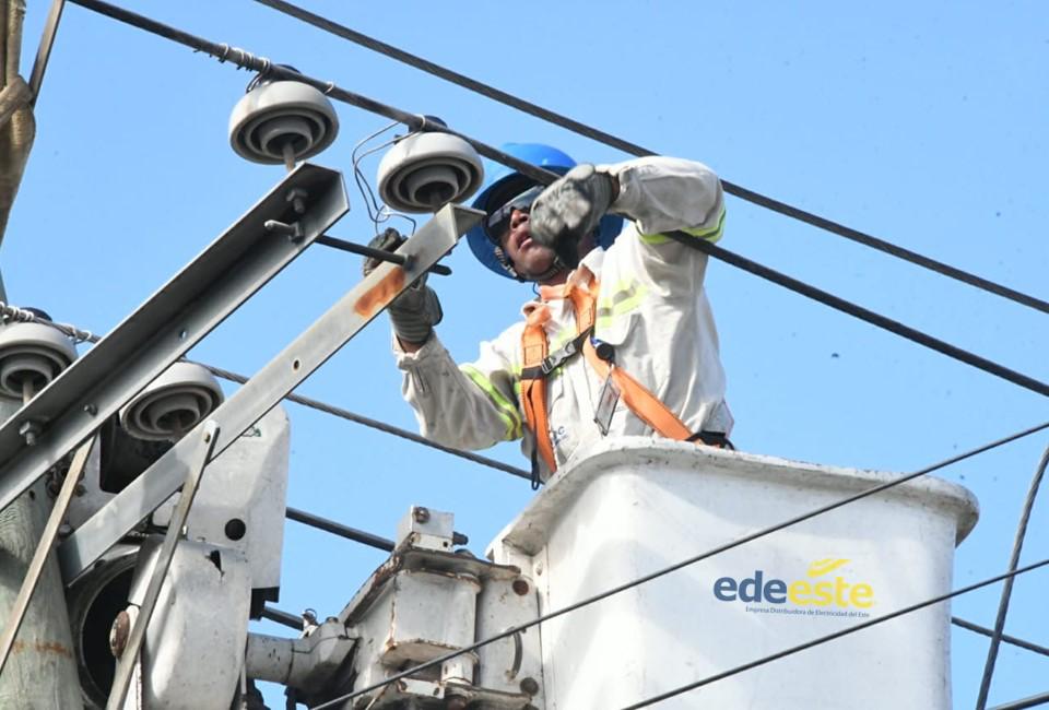 Edeeste optimizó servicio eléctrico en zonas de su circuito