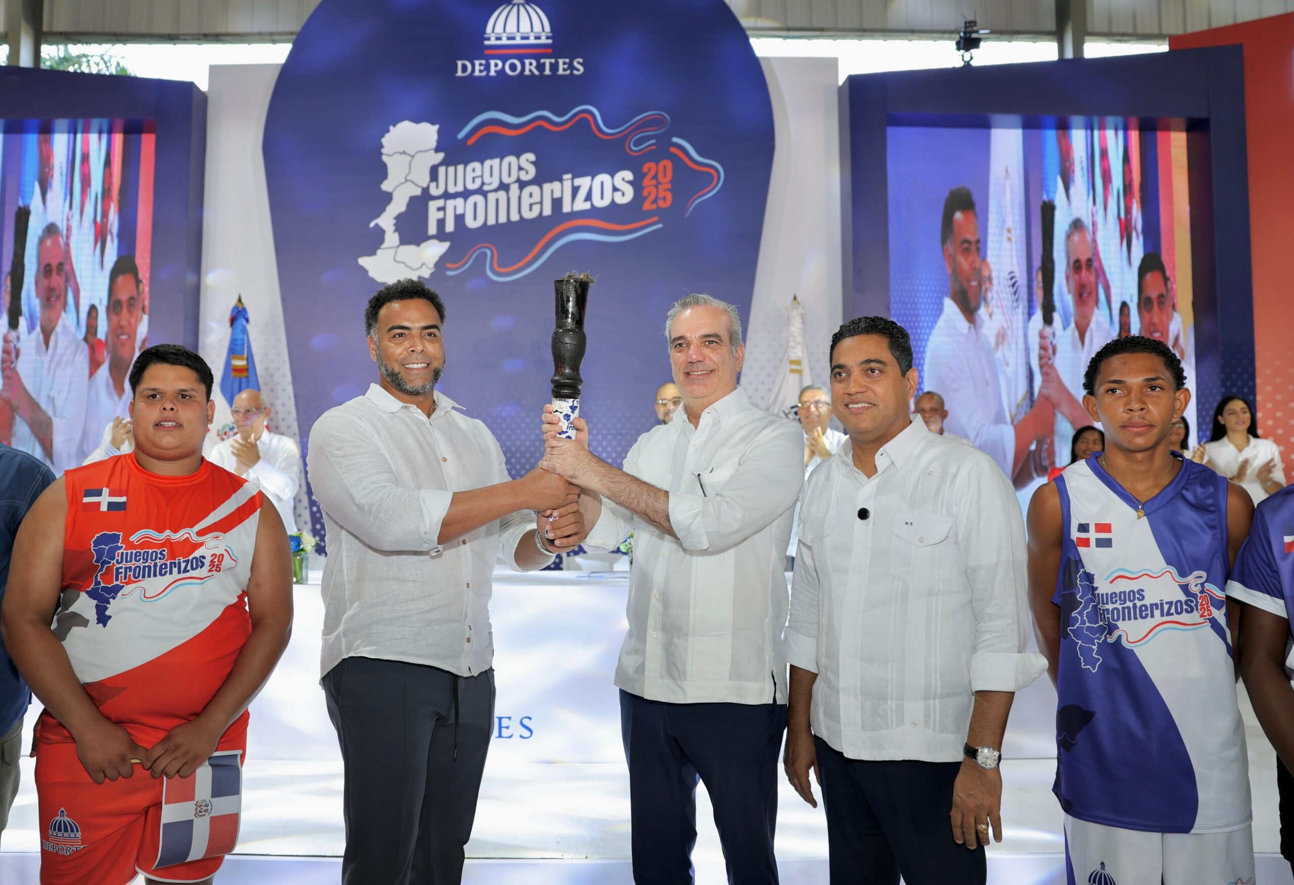 Abinader y ministro Deportes inauguran Juegos Fronterizos