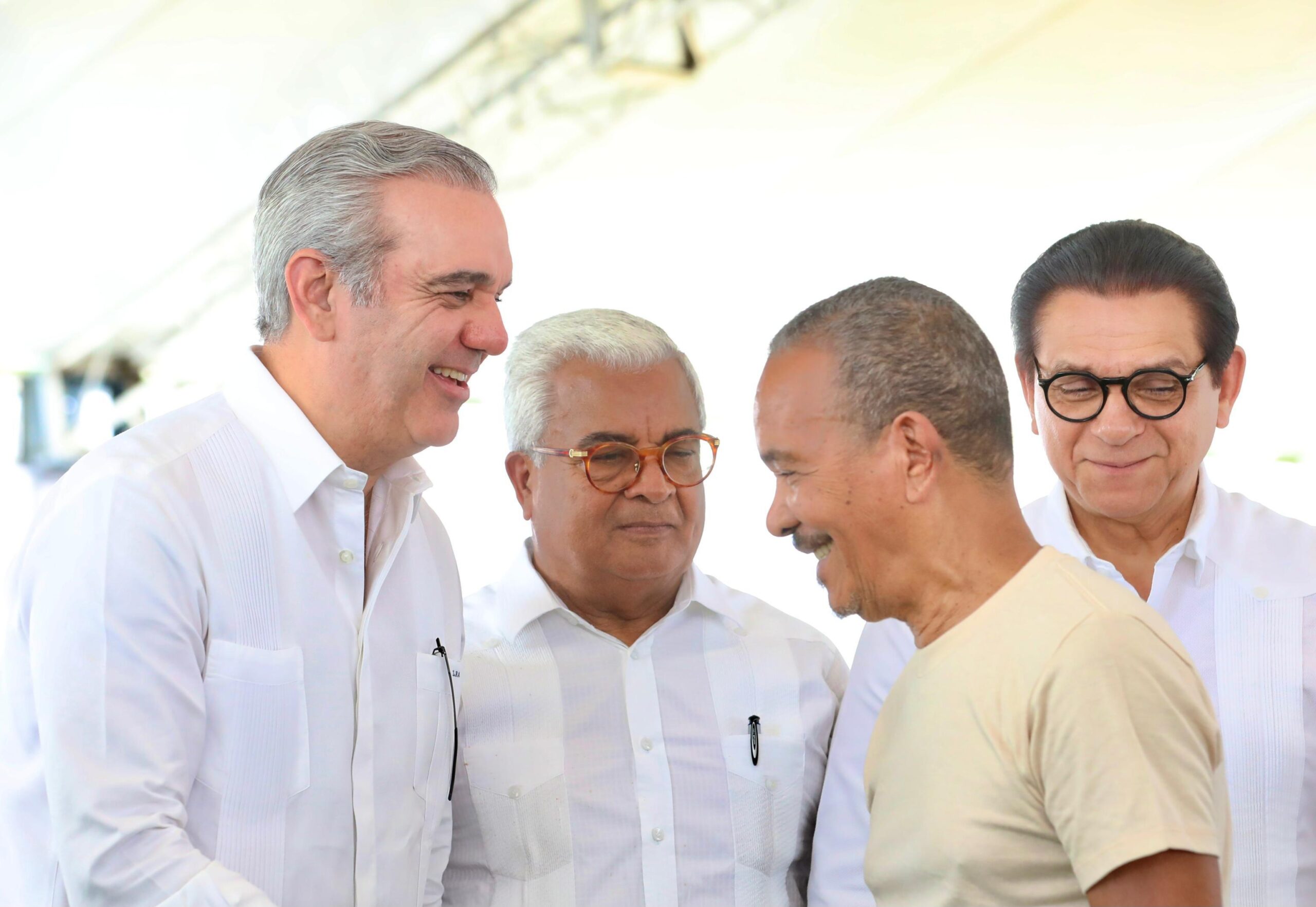 Abinader va este fin semana a SPM, SDE y Boca Chica