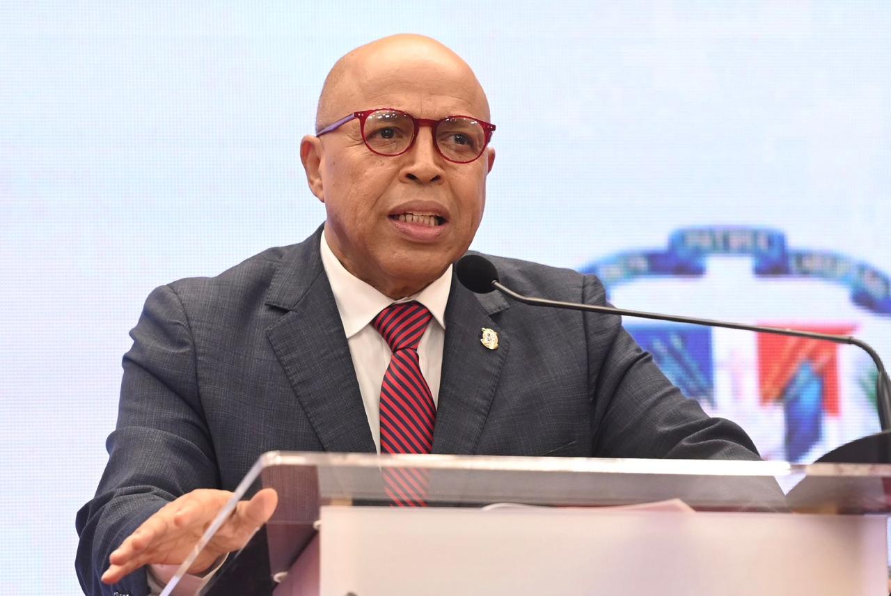 Pacheco presenta memorias de gestión 2024-25