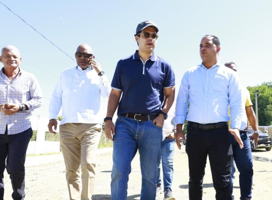 Director Inapa supervisa alcantarillado de Mao, provincia Valverde
