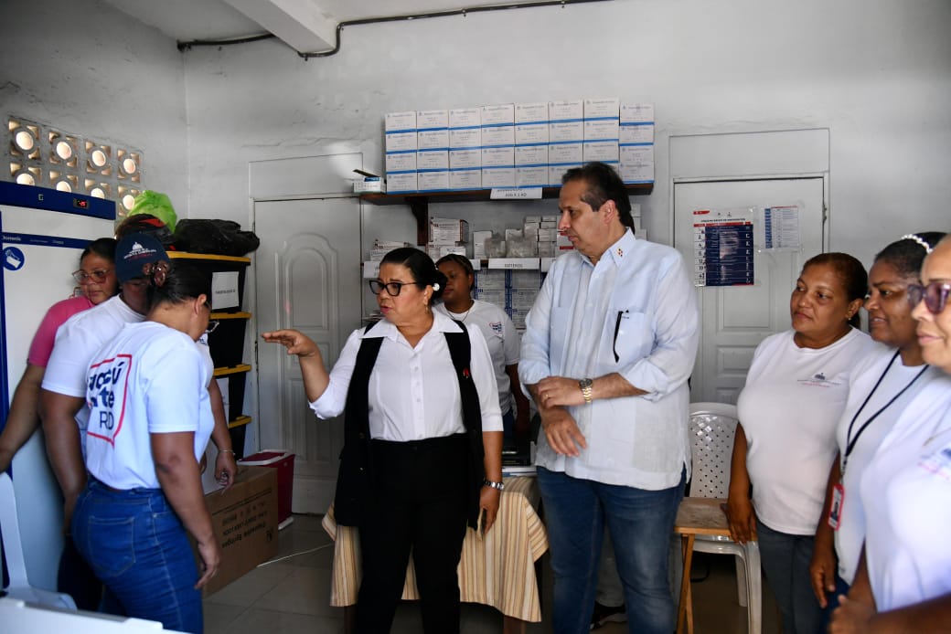 Ministri Atallah recorre nordeste para seguir fortaleciendo atención primaria