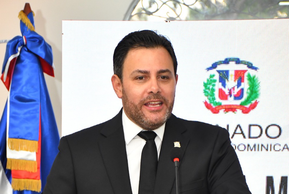 Senador Aneudy Ortiz rinde cuentas