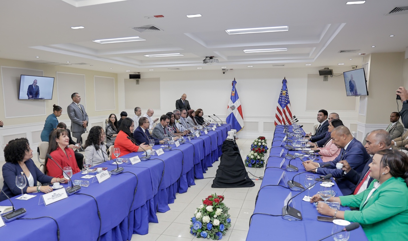 Senadores de RD y legisladores de NY fortalecer lazos cooperación