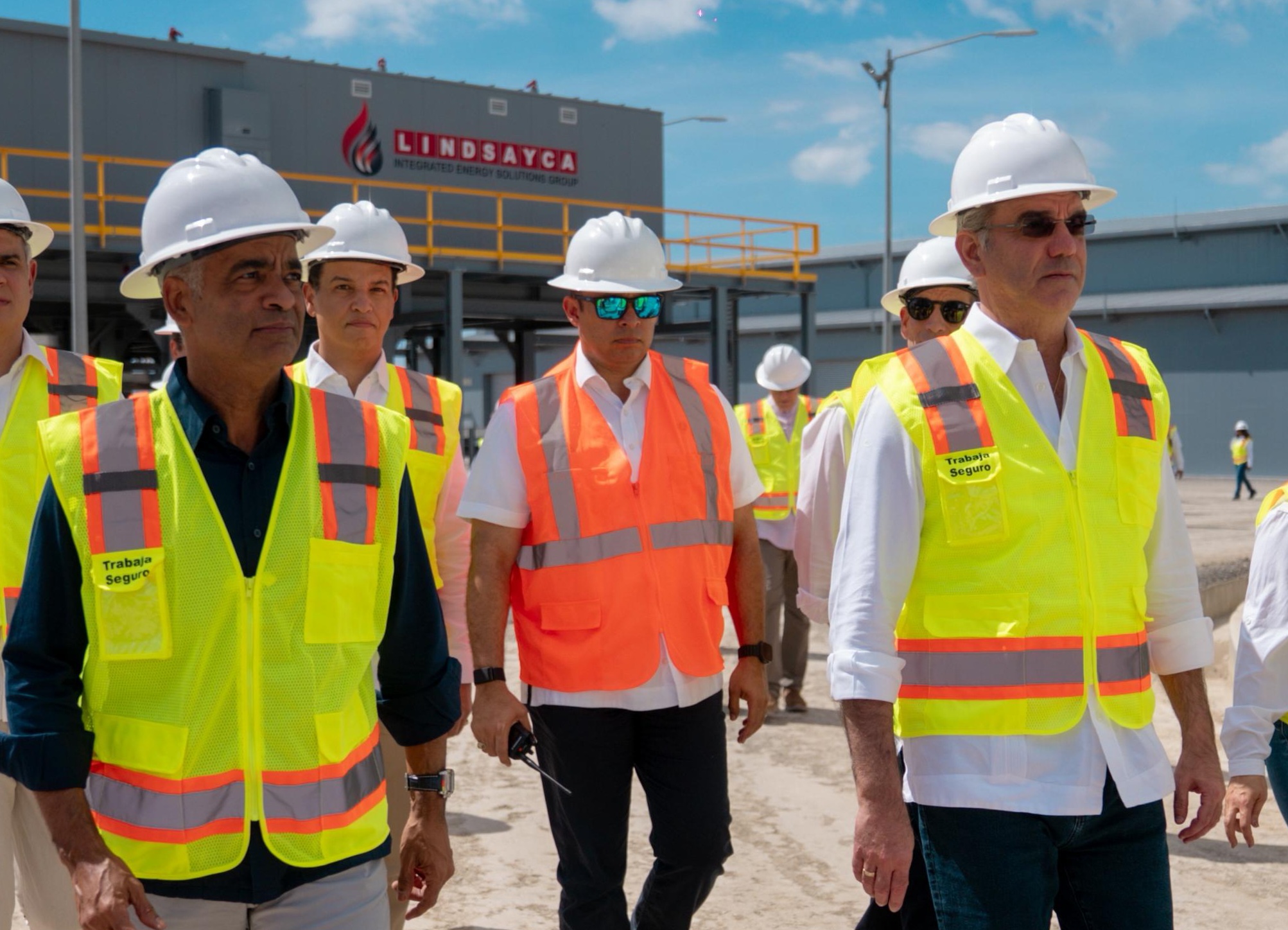 Ministro Santos: Nuevas plantas fortalecerán sistema energético