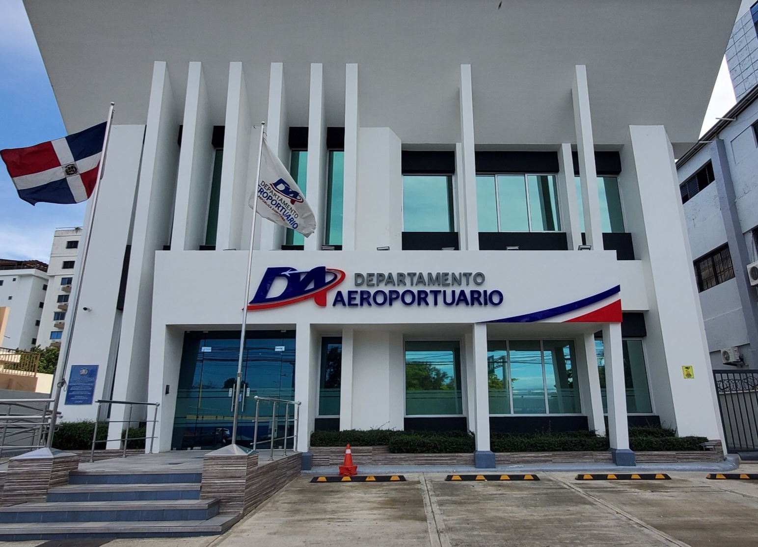 Departamento Aeroportuario dispone investigar falla eléctrica en  AILA  