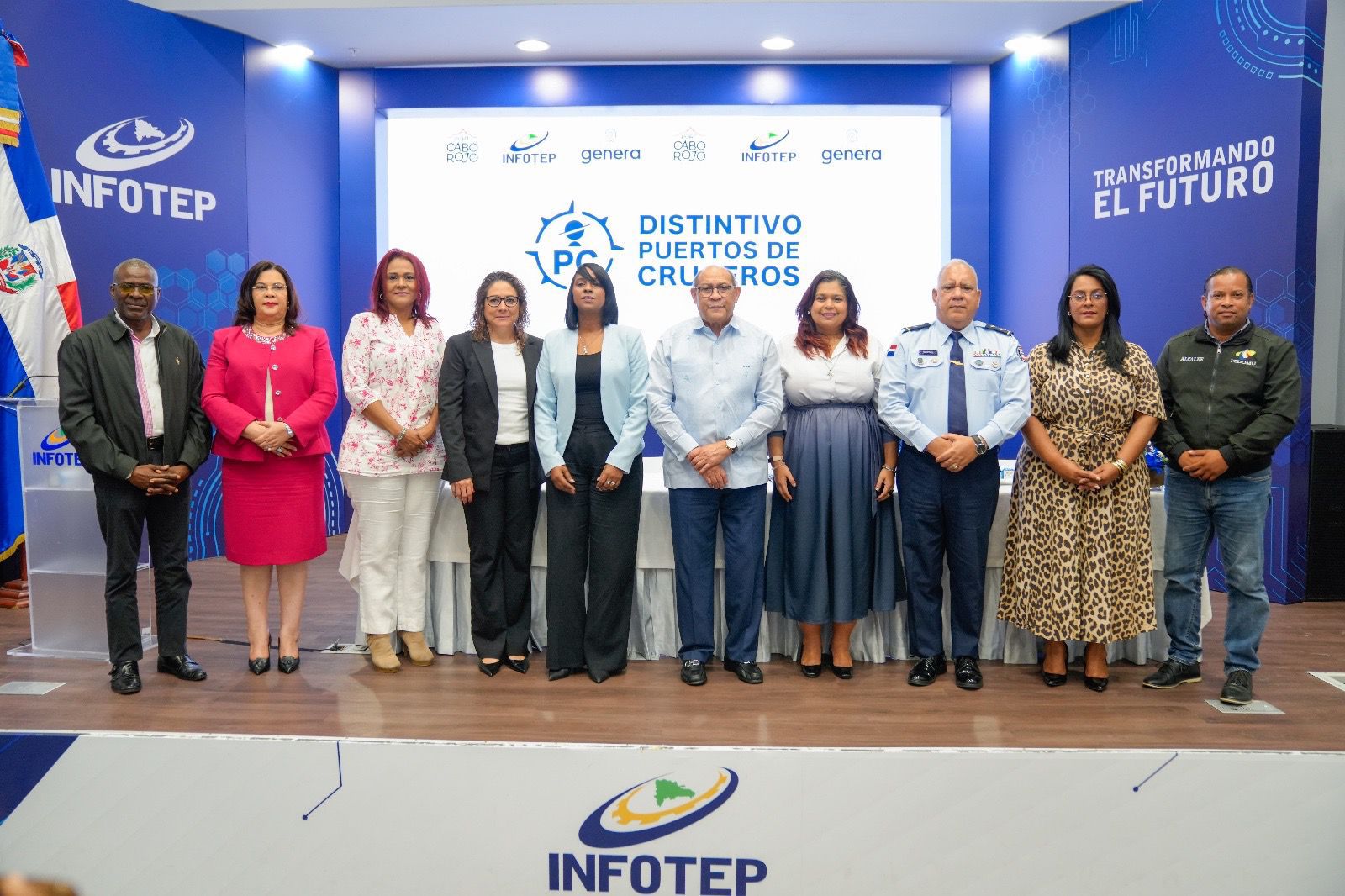Entidades educan sobre turismo de cruceros en Pedernales