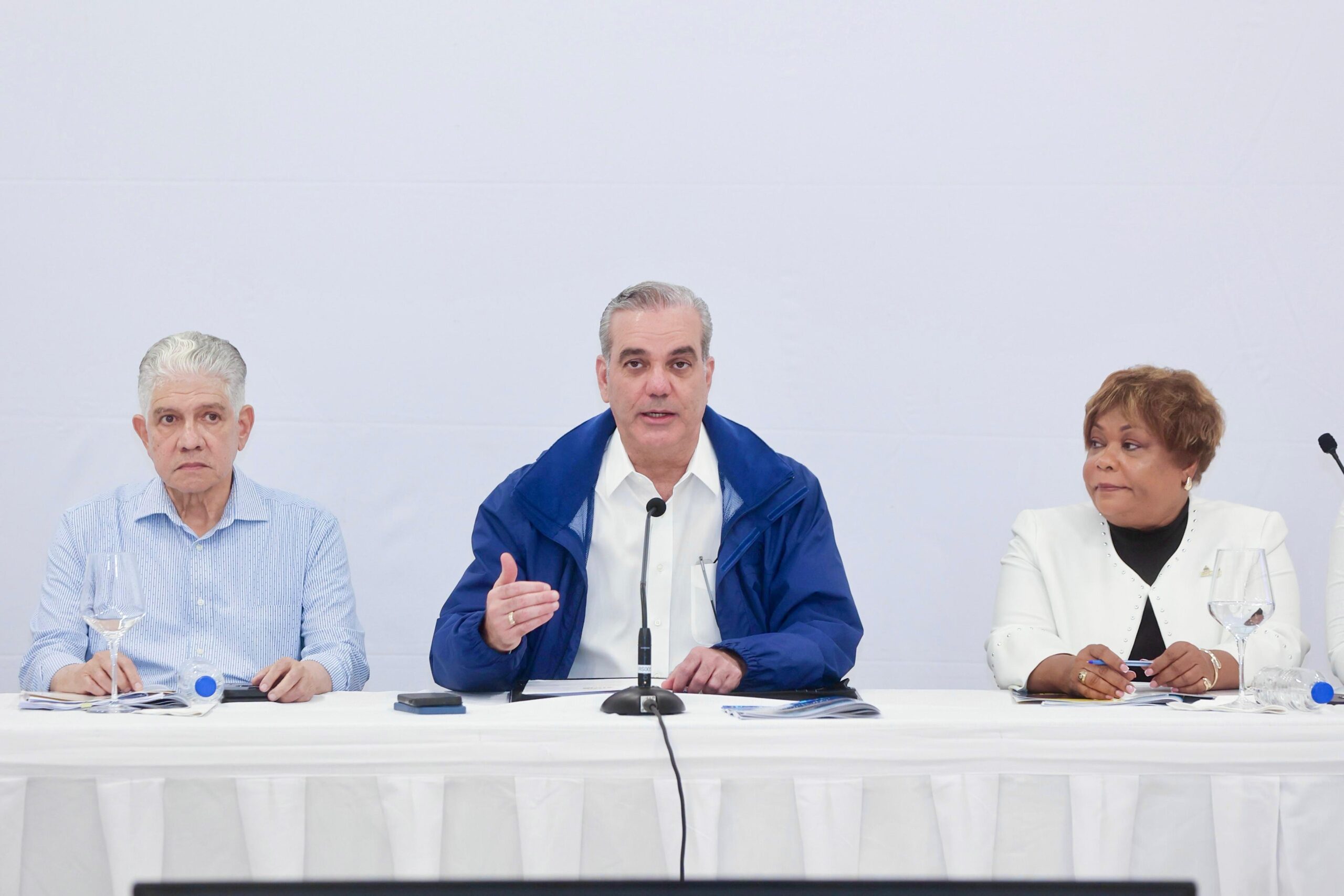 Abinader pasa balance a obras y define prioridades para el 2026