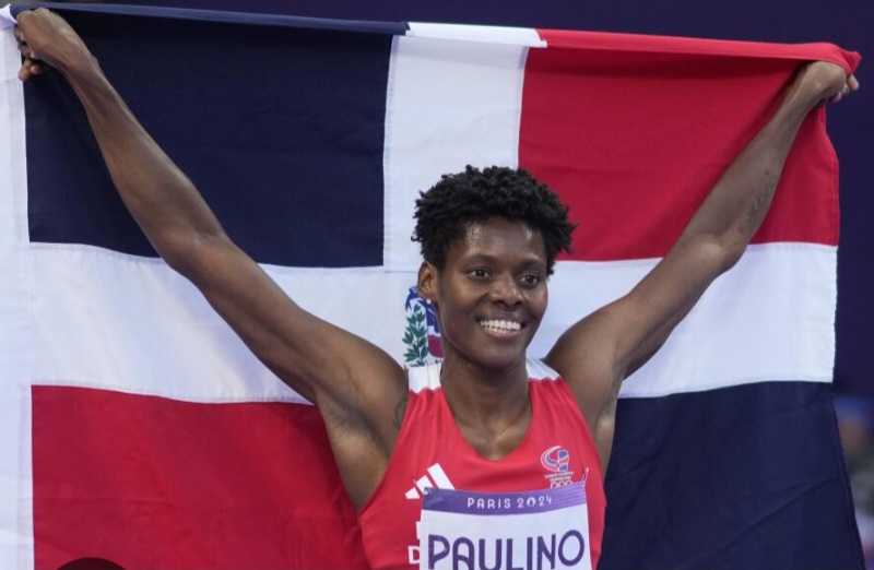 Marileidy gana medalla de plata en 400 metros