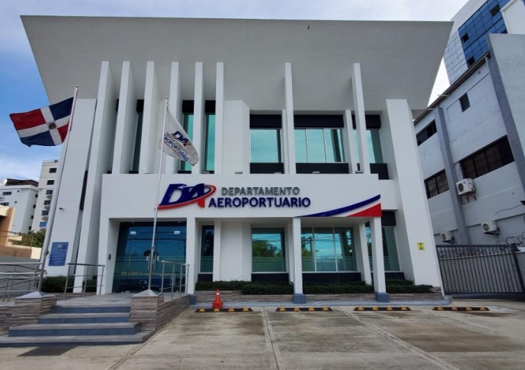 Comisión Aeroportuaria ordena a Aerodom pagar US$ 5 millones dólares
