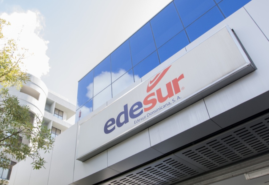 Edesur desmantela más de 6 mil conexiones ilegales; regulariza miles clientes en 10 provincias