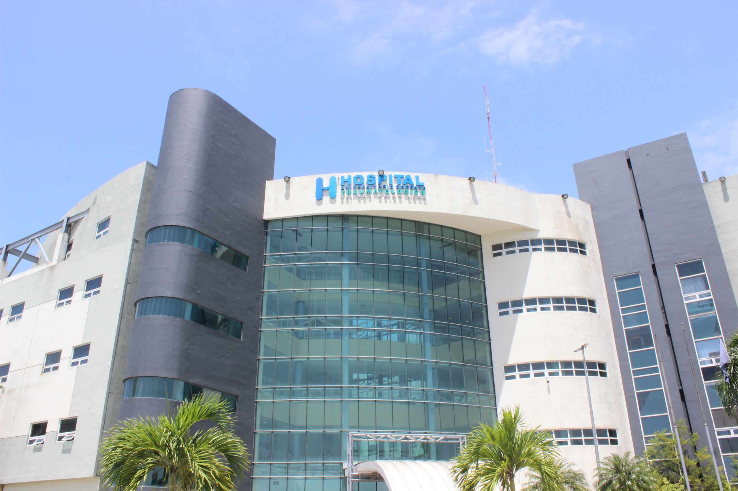 Médicos con buen desempeño reciben incentivos de más 50 mil pesos