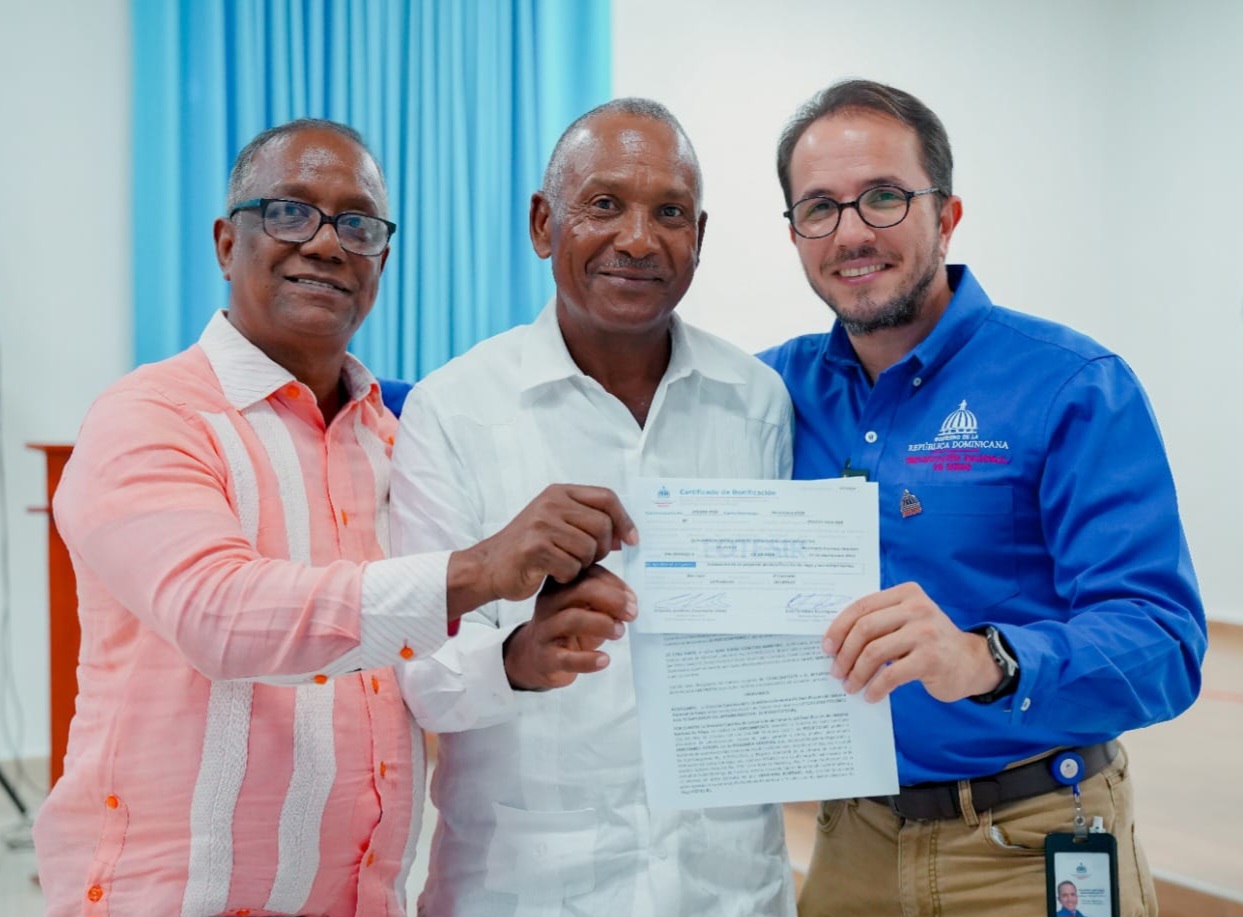 Gobierno otorga bono a 30 productores de San Juan