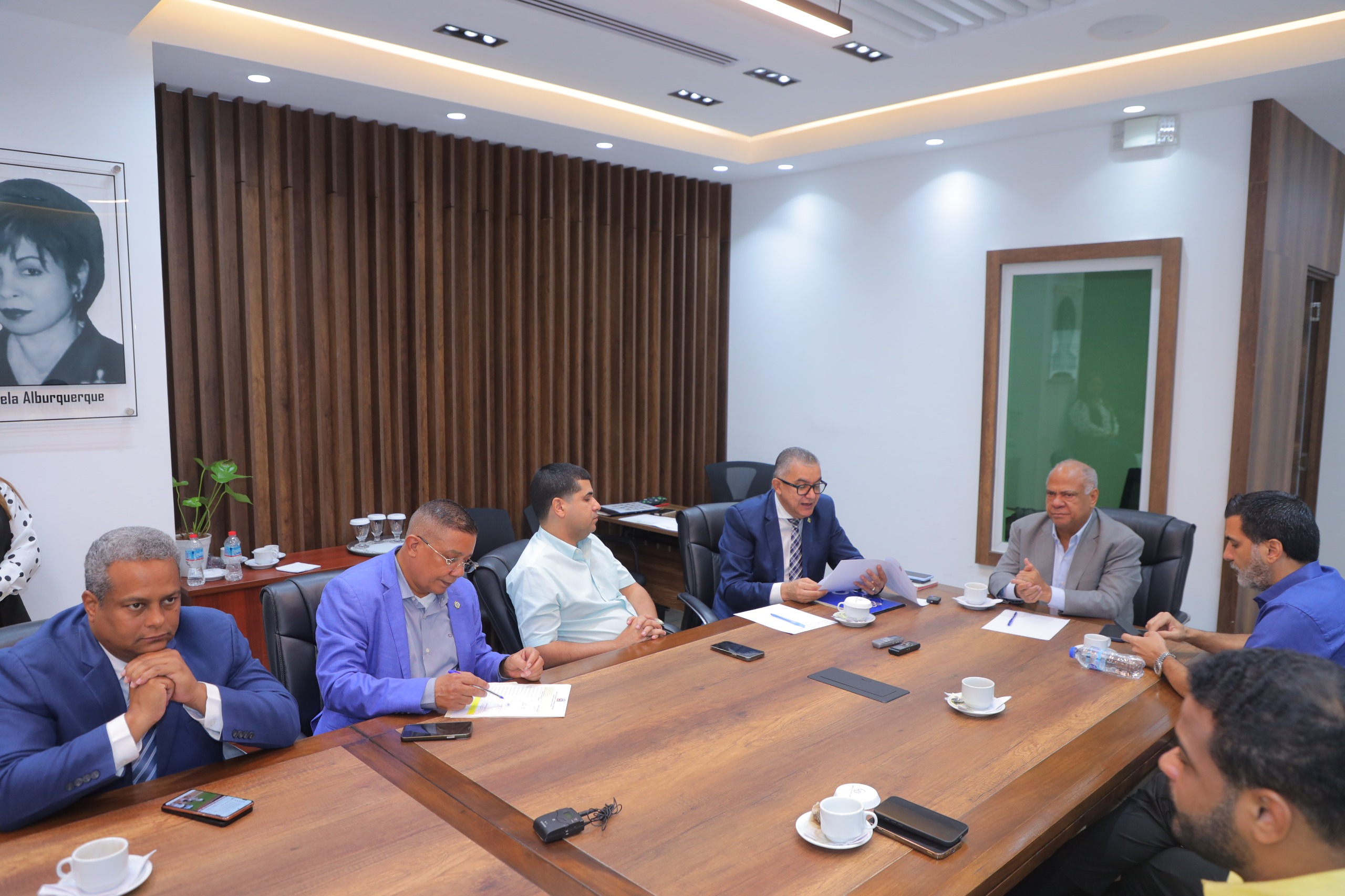 Diputados y MP socializan modificación ley regula Estado de excepción