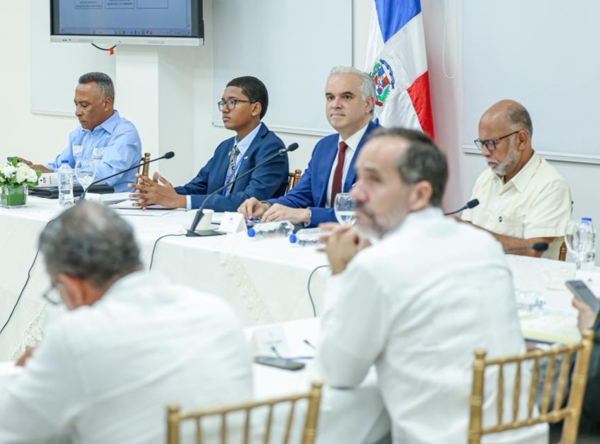 Minerd impulsa unidad por calidad educativa con "Mesa de los cinco pilares"