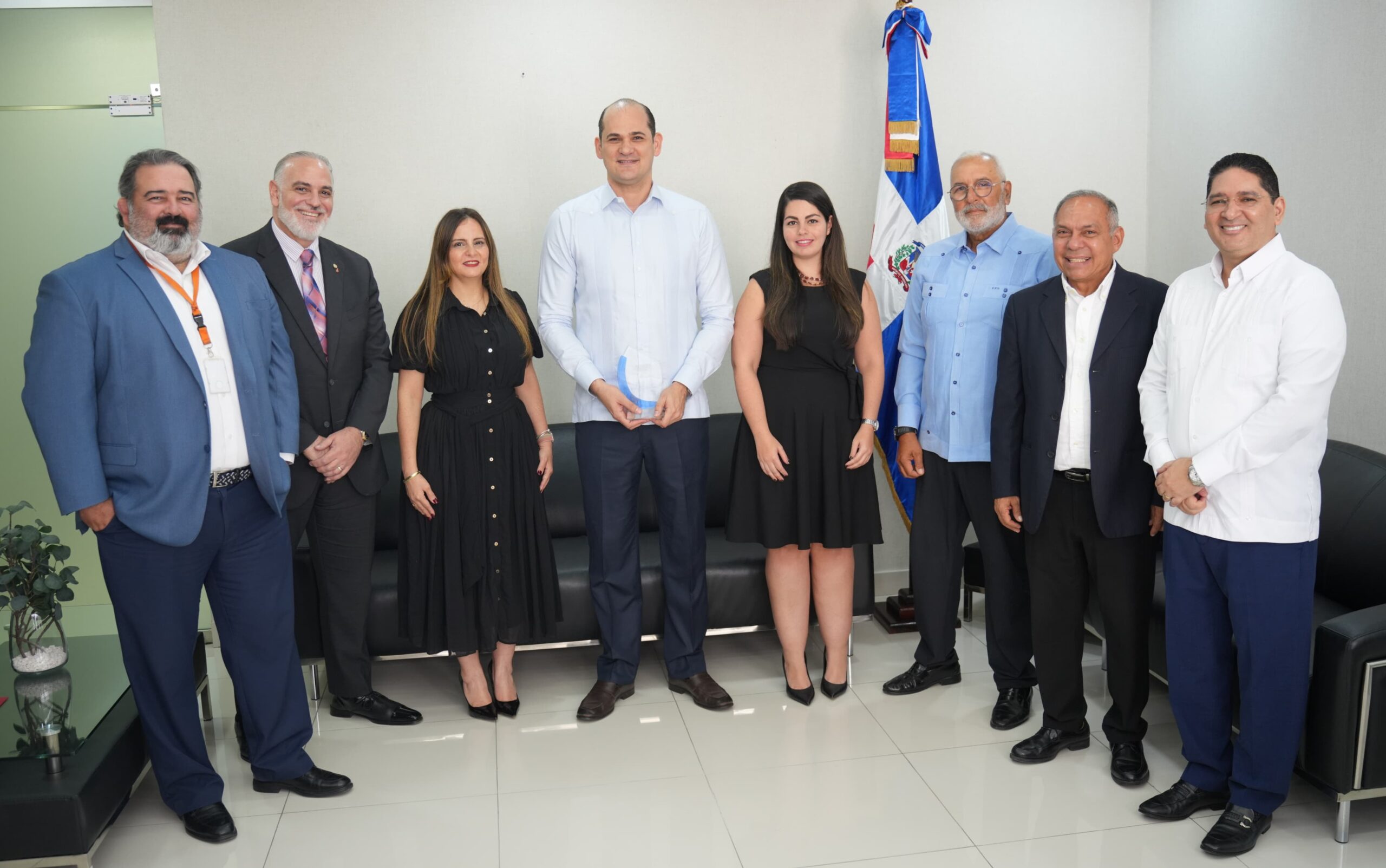 Reconocen gestión de Adolfo Pérez en PROMESE/CAL
