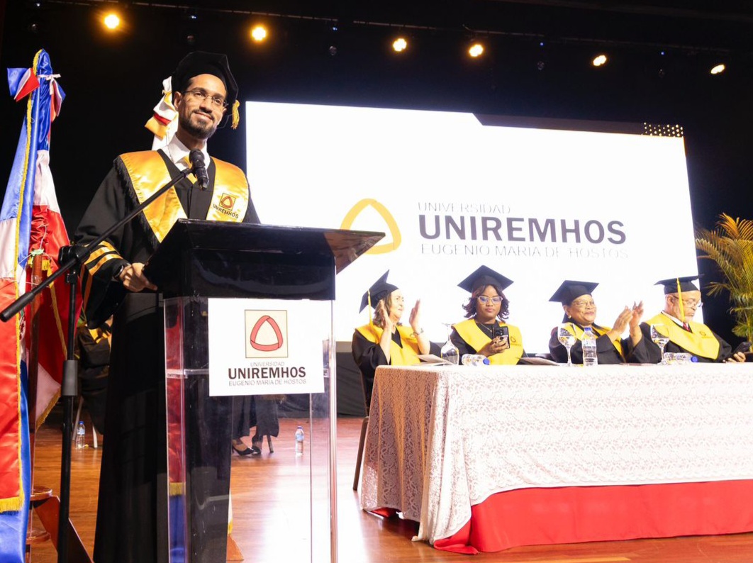 Uniremhos gradúa 540 profesionales de grado y postgrado