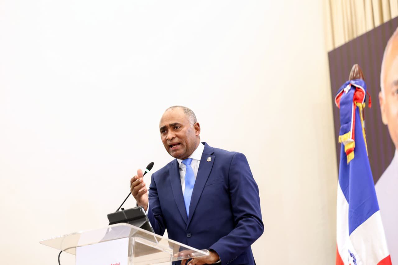 Julito Fulcar rinde cuentas y presenta Plan de Desarrollo para Peravia