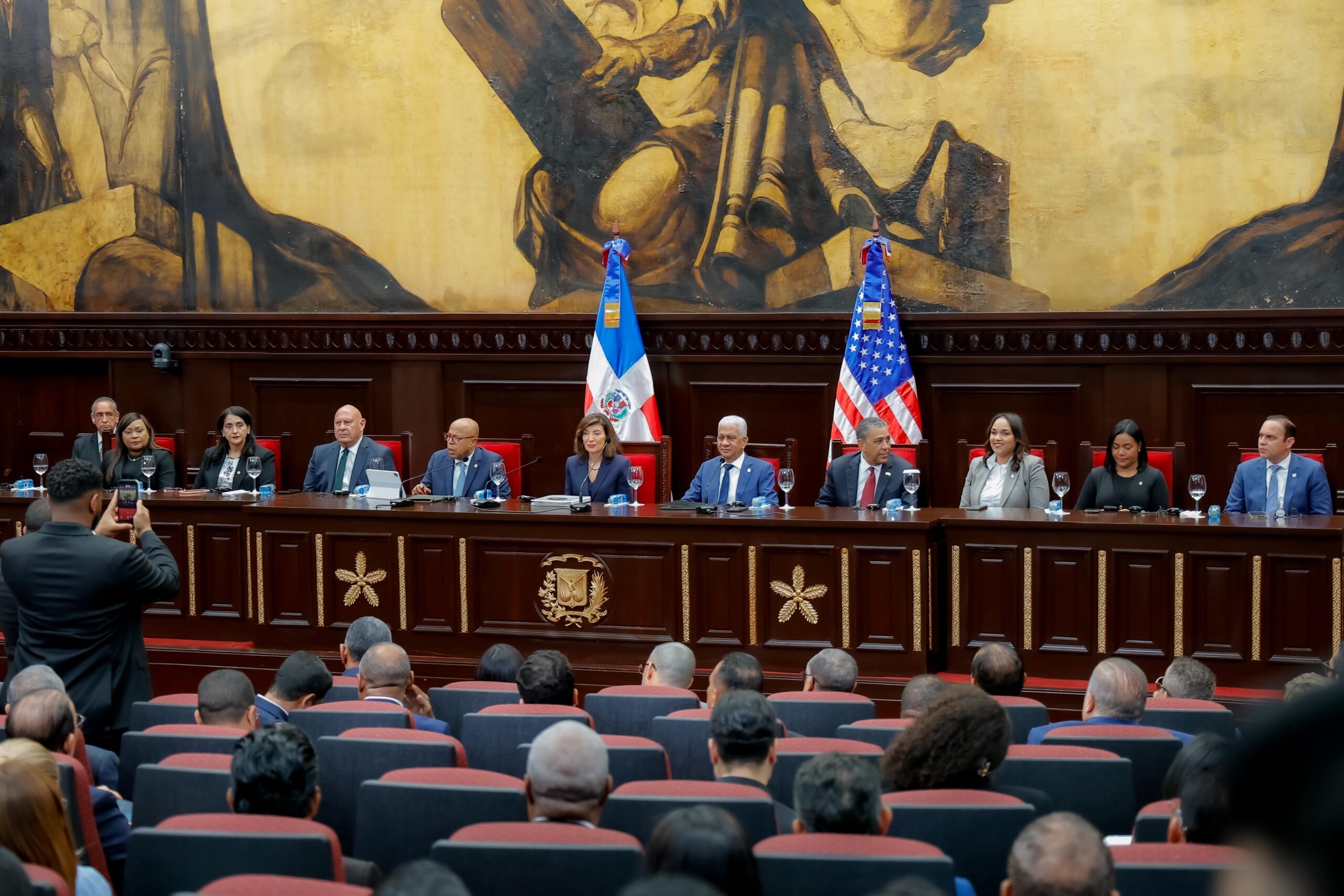 Congreso Nacional recibe visita gobernadora de Nueva York