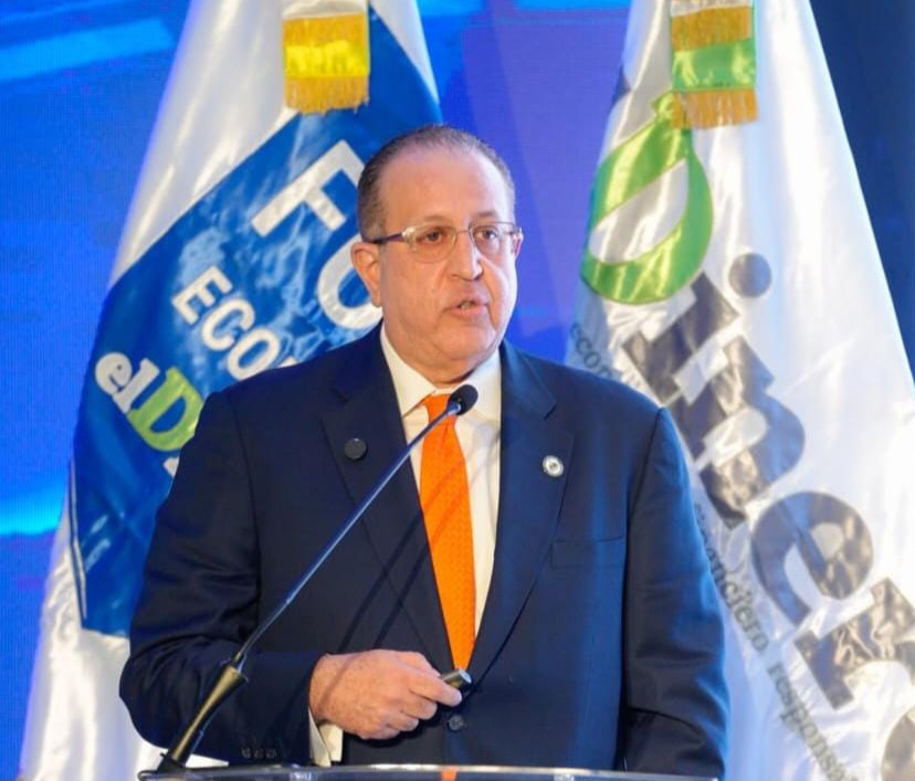 Ministro Magín Díaz reafirma compromiso con aumento y eficiencia de la inversión pública