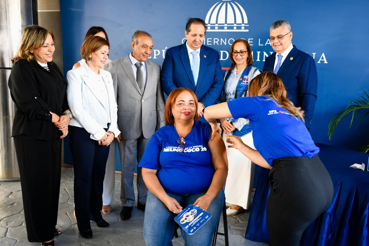 Víctor Atallah resalta compromiso en lucha contra la neumonía