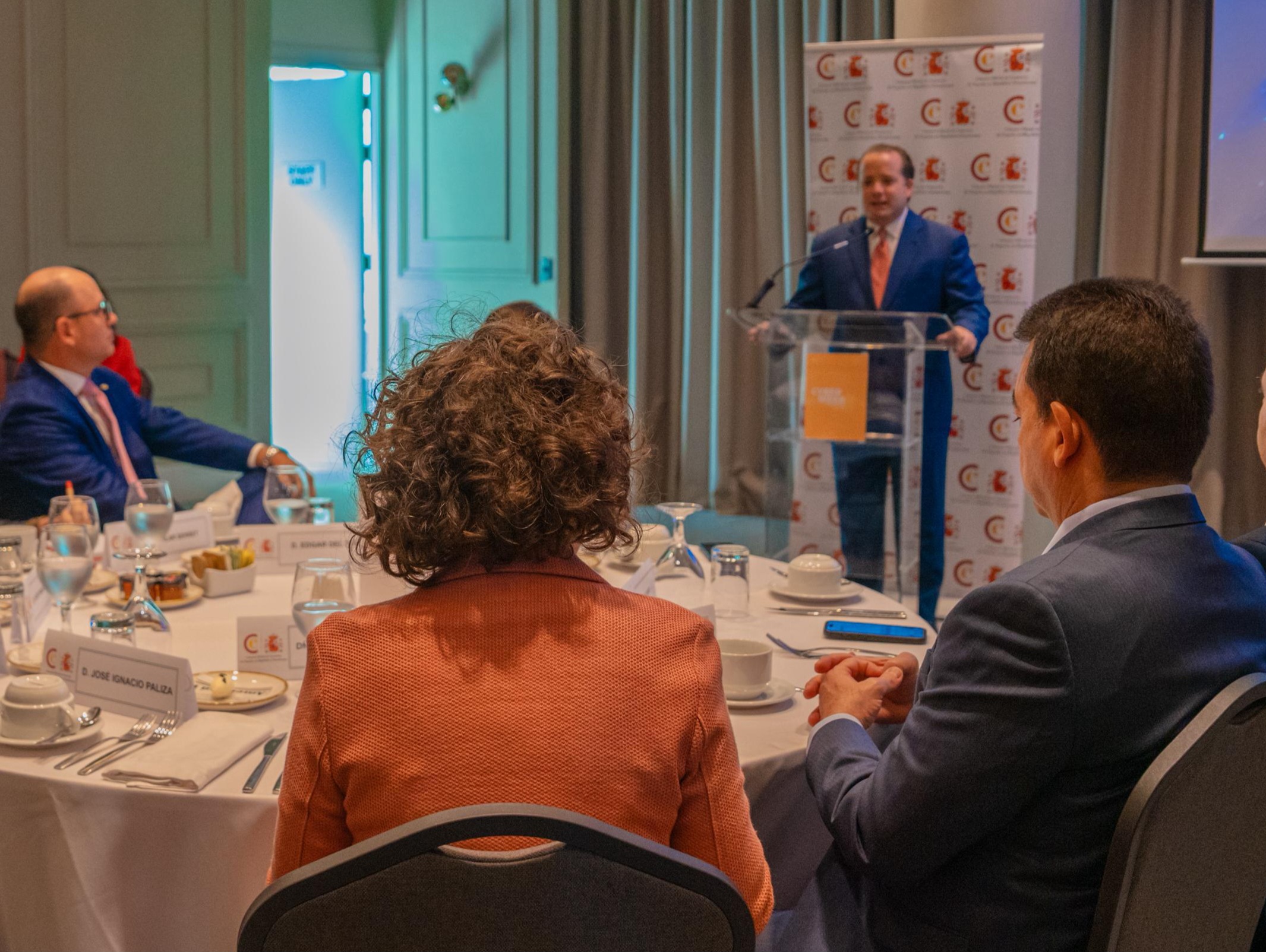 Paliza destaca alza salarial, avances en transparencia y fortaleza relación España–RD