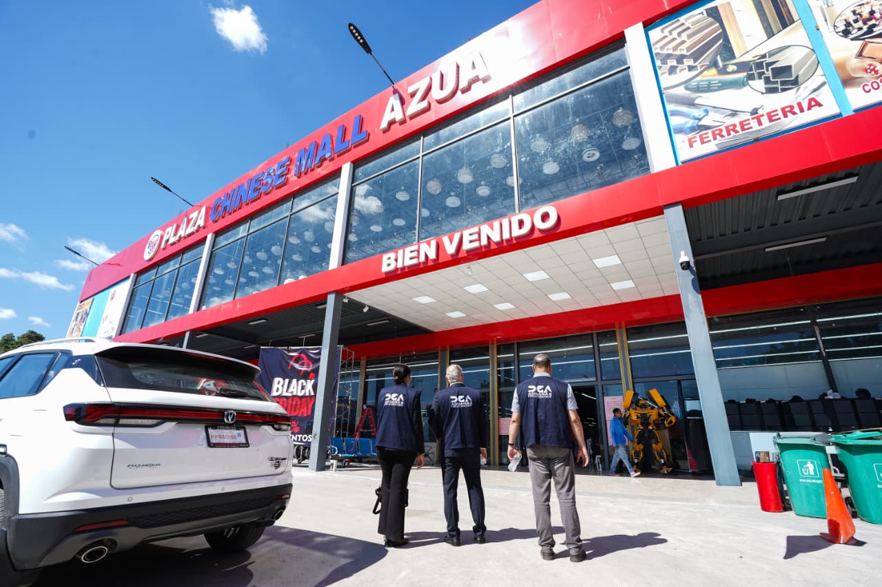 Aduanas interviene tiendas del sector asiático en Azua