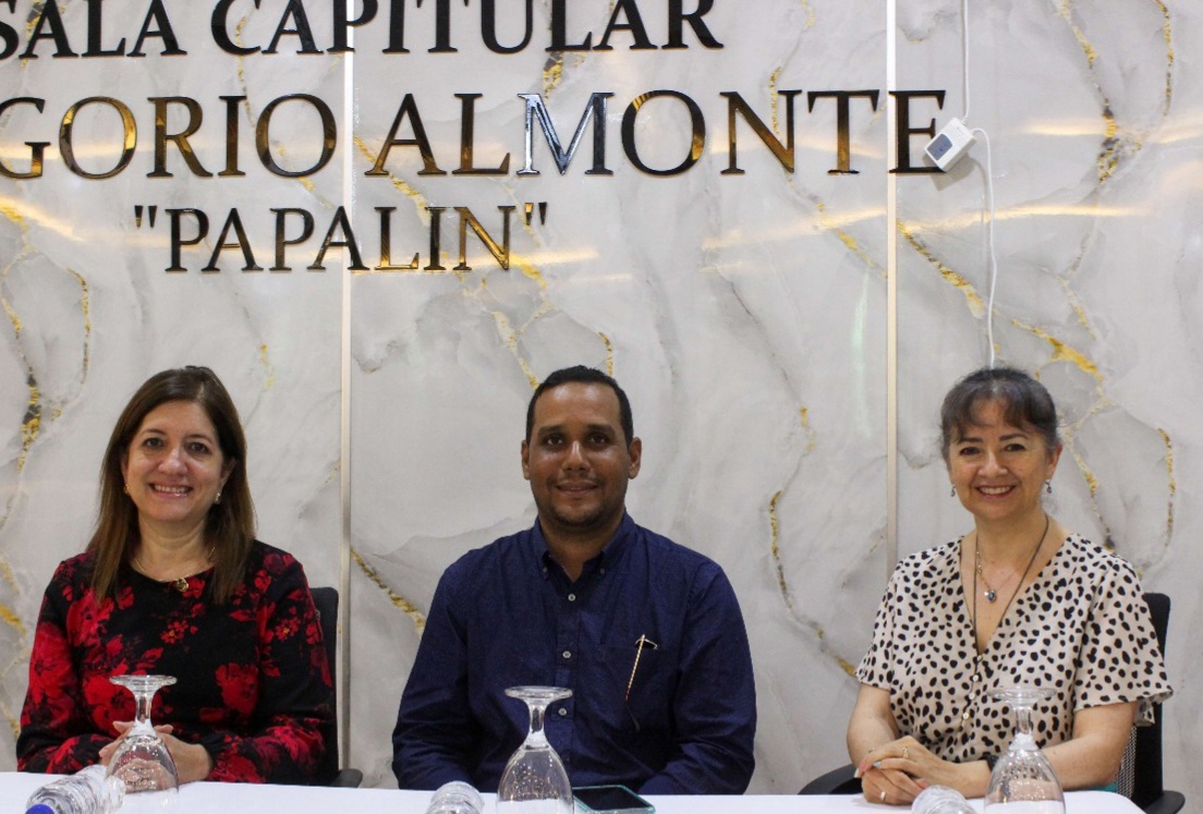 Funcionarios se gradúan en IA para modernizar gestión municipal