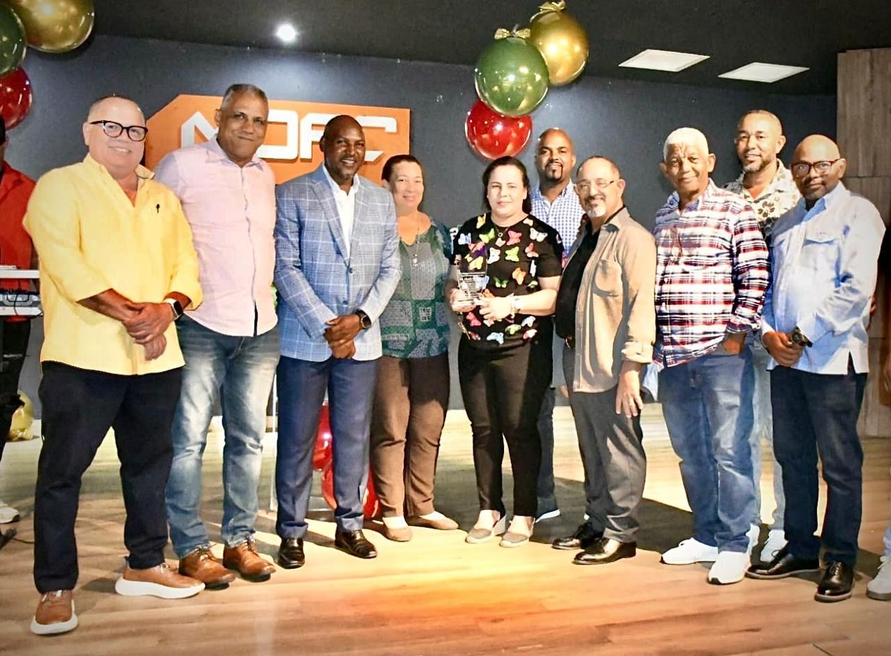 Círculo de Reporteros Gráficos de TV reconoce trayectoria de periodista