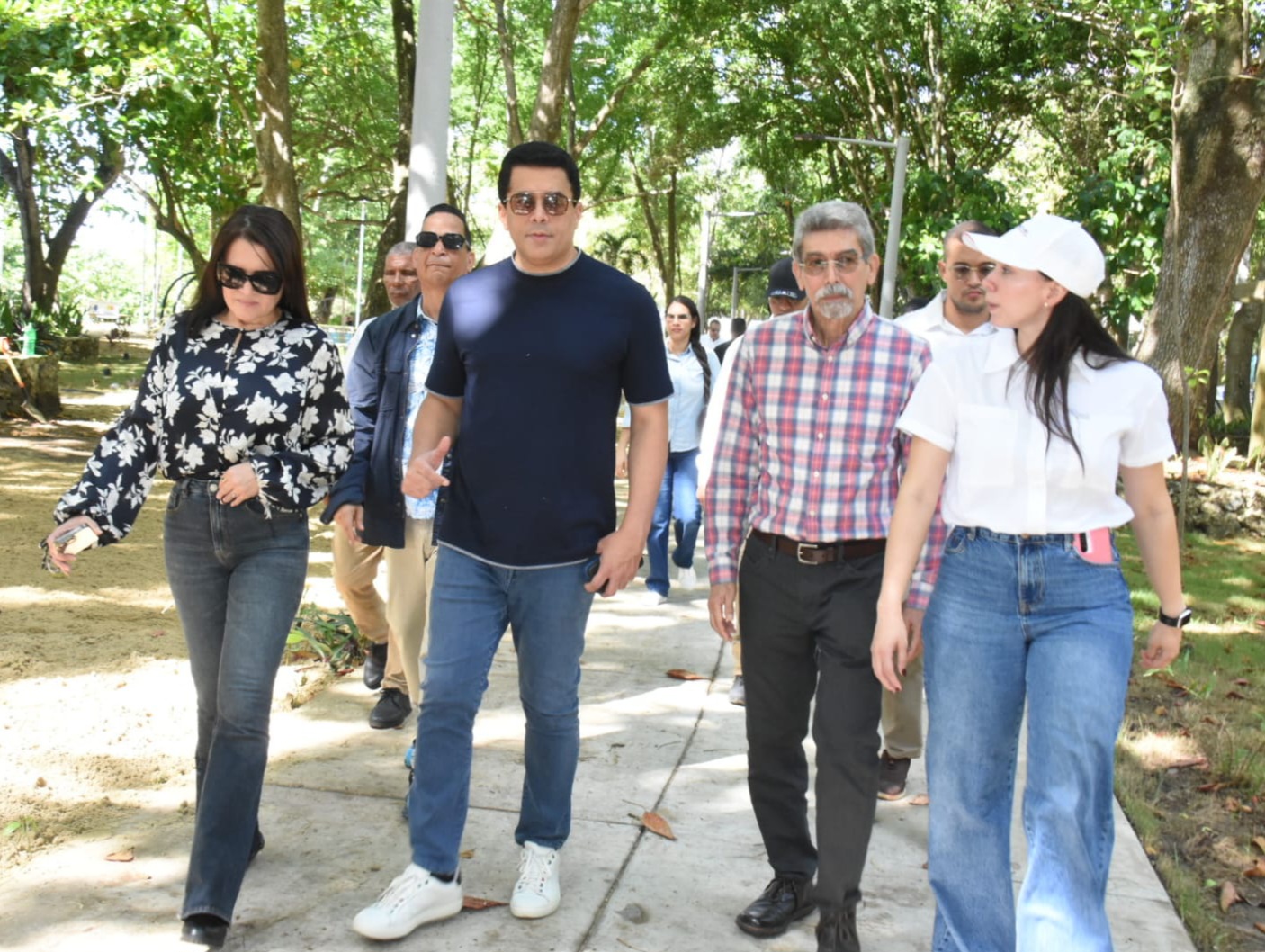 Ministro Turismo supervisa reconstrucción Parque Nacional Submarino La Caleta