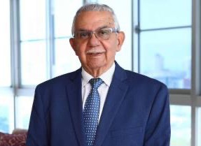 Abinader instruye crear comisión para mayores controles en Senasa y designará a Arismendi Díaz Santana para coordinarla