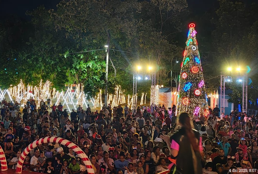 Miles de personas visitaron Villa Navidad este 25 de Diciembre
