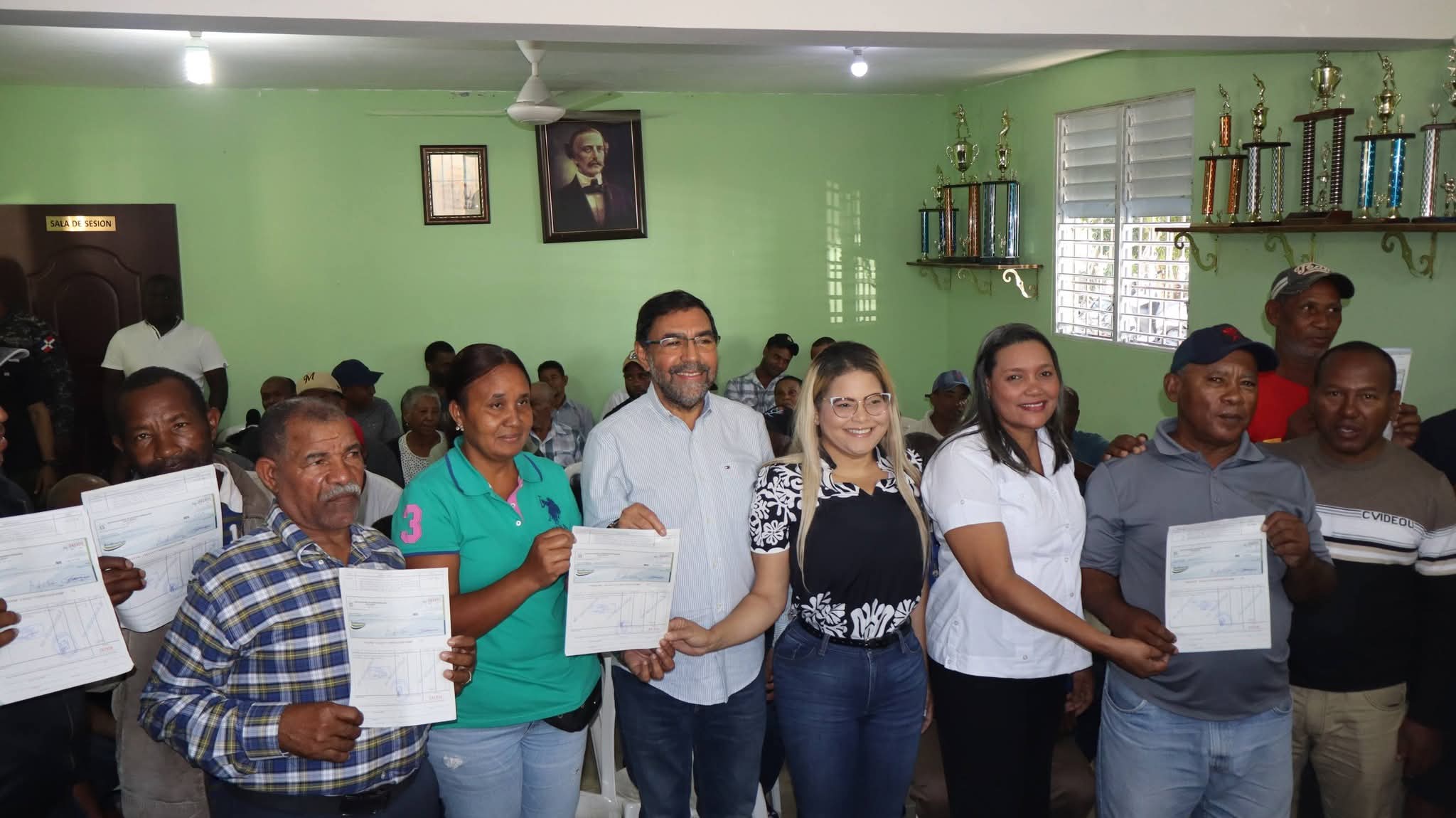 Gobierno paga Agricultores de Azua afectados por aguas presa Monte Grande