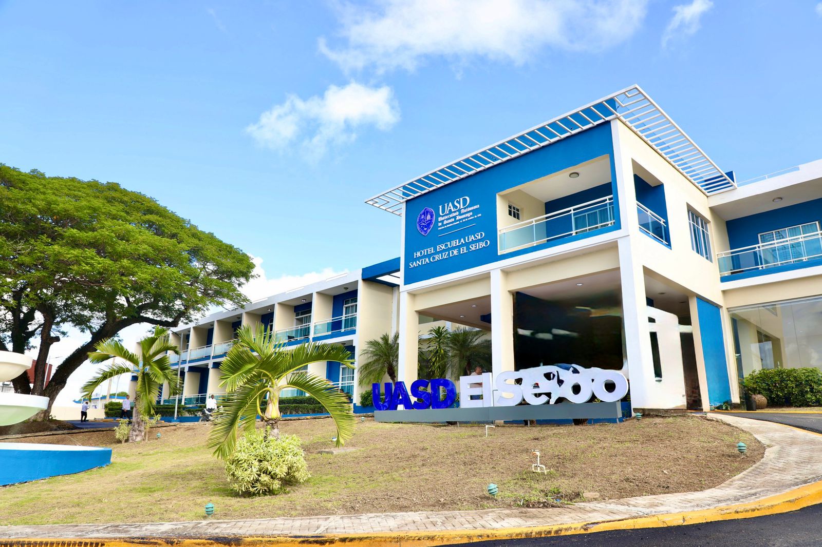 Gobierno continúa expansión de la UASD