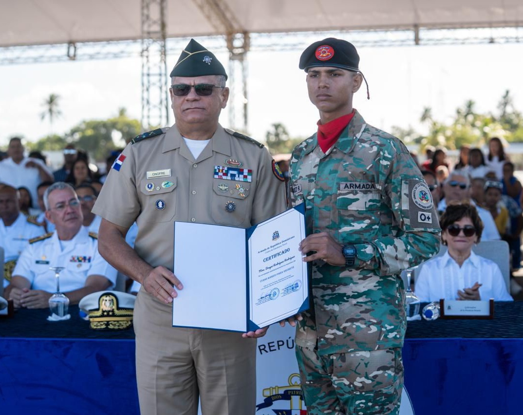 Armada de RD traliza graduación en la Base Naval Las Calderas