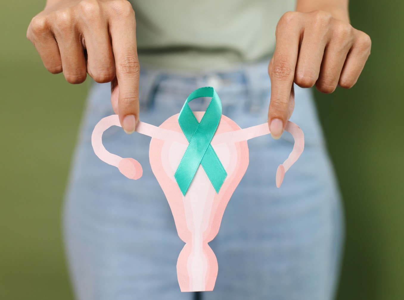 Oncóloga ginecológica alerta sobre importancia prevenir cáncer de cuello uterino