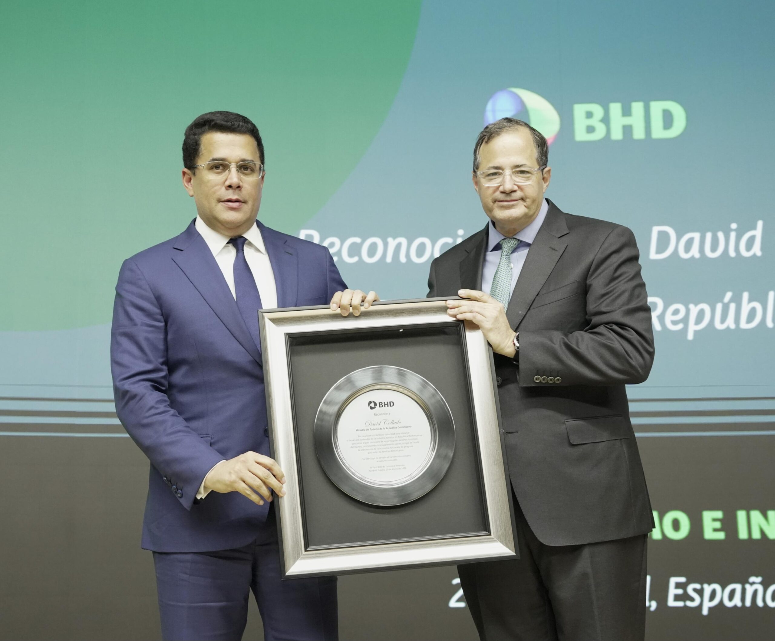 BHD reconoce en Fitur labor ministro Collado en favor del turismo