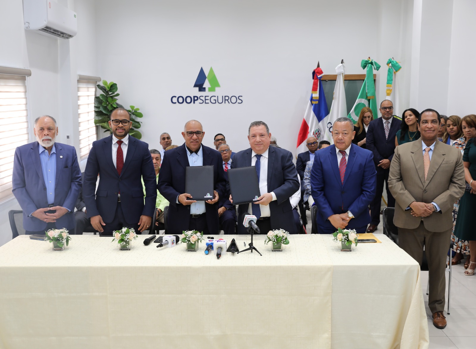 Coopnama respalda cooperación a Coopseguros