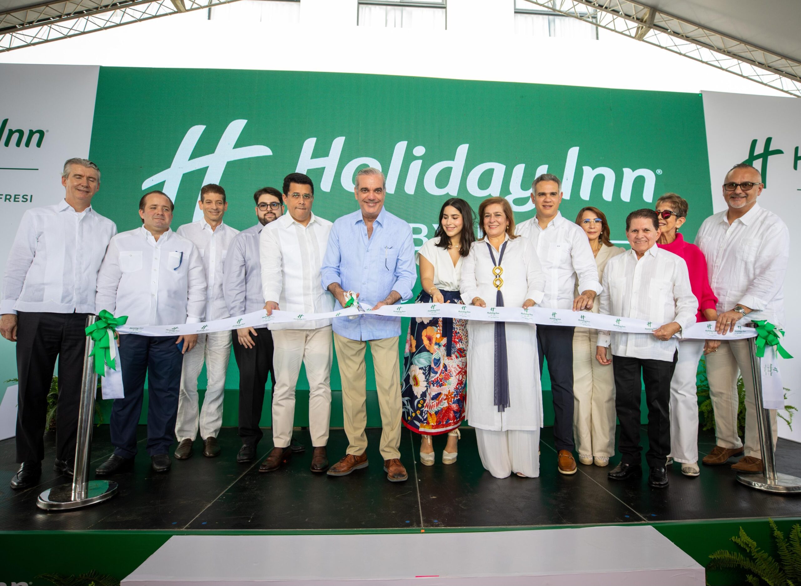 Abinader deja inaugurado Hotel Holiday Inn con una inversión de US$26 millones Puerto Plata