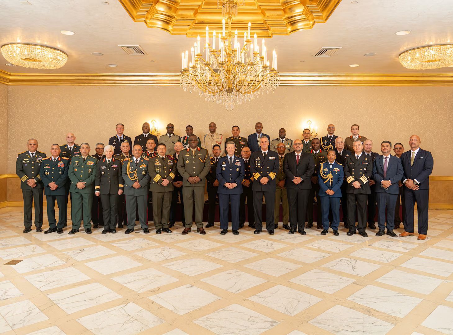 Ministro Defensa participa en reunión de altos mandos militares convocada por EE.UU.