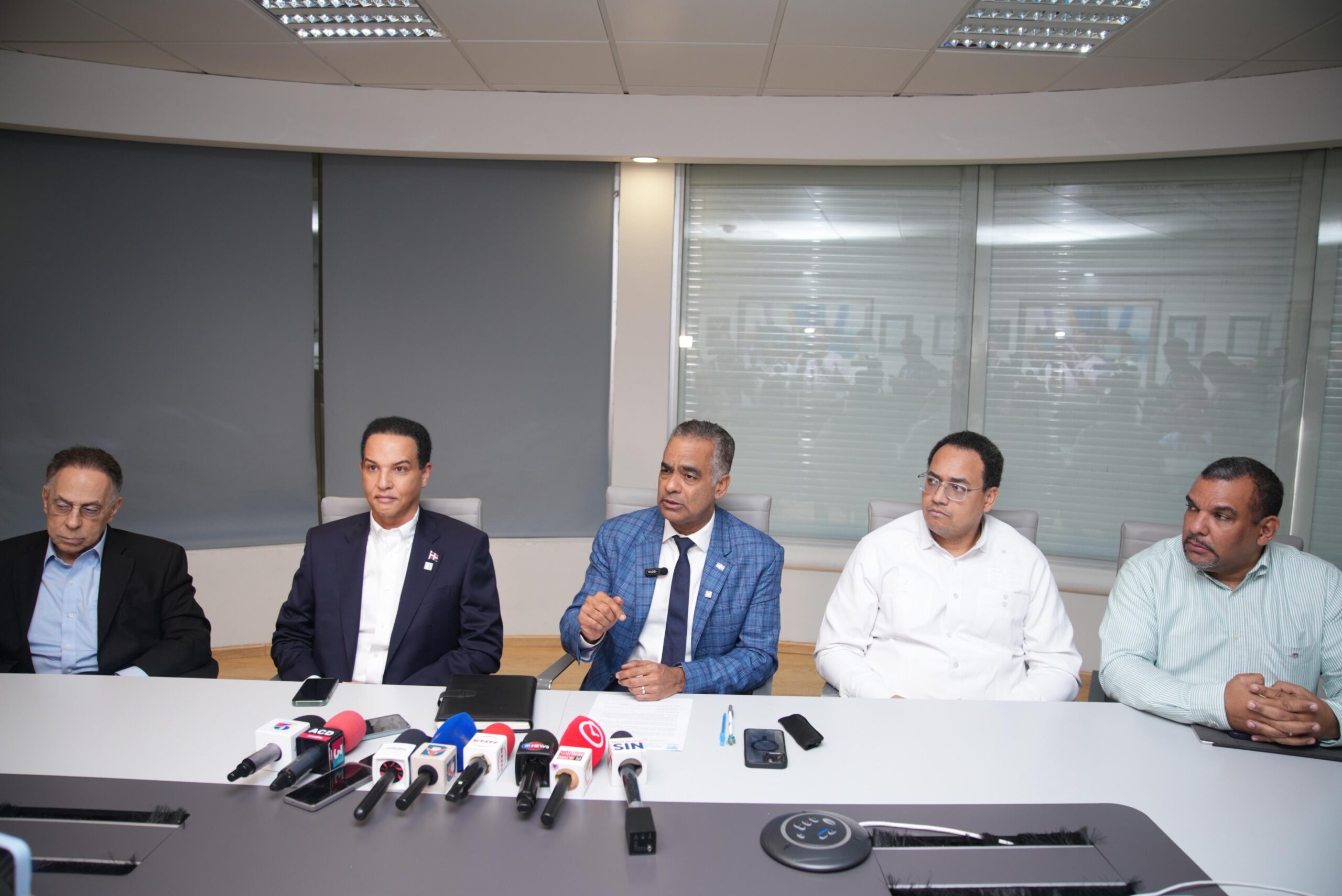 Tras falla, recuperan servicio eléctrico en un 30 %