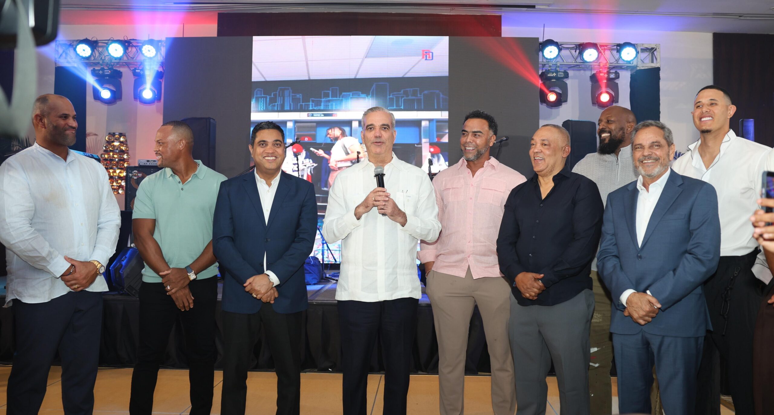 Abinader agasaja selección dominicana previo al Clásico Mundial de Béisbol