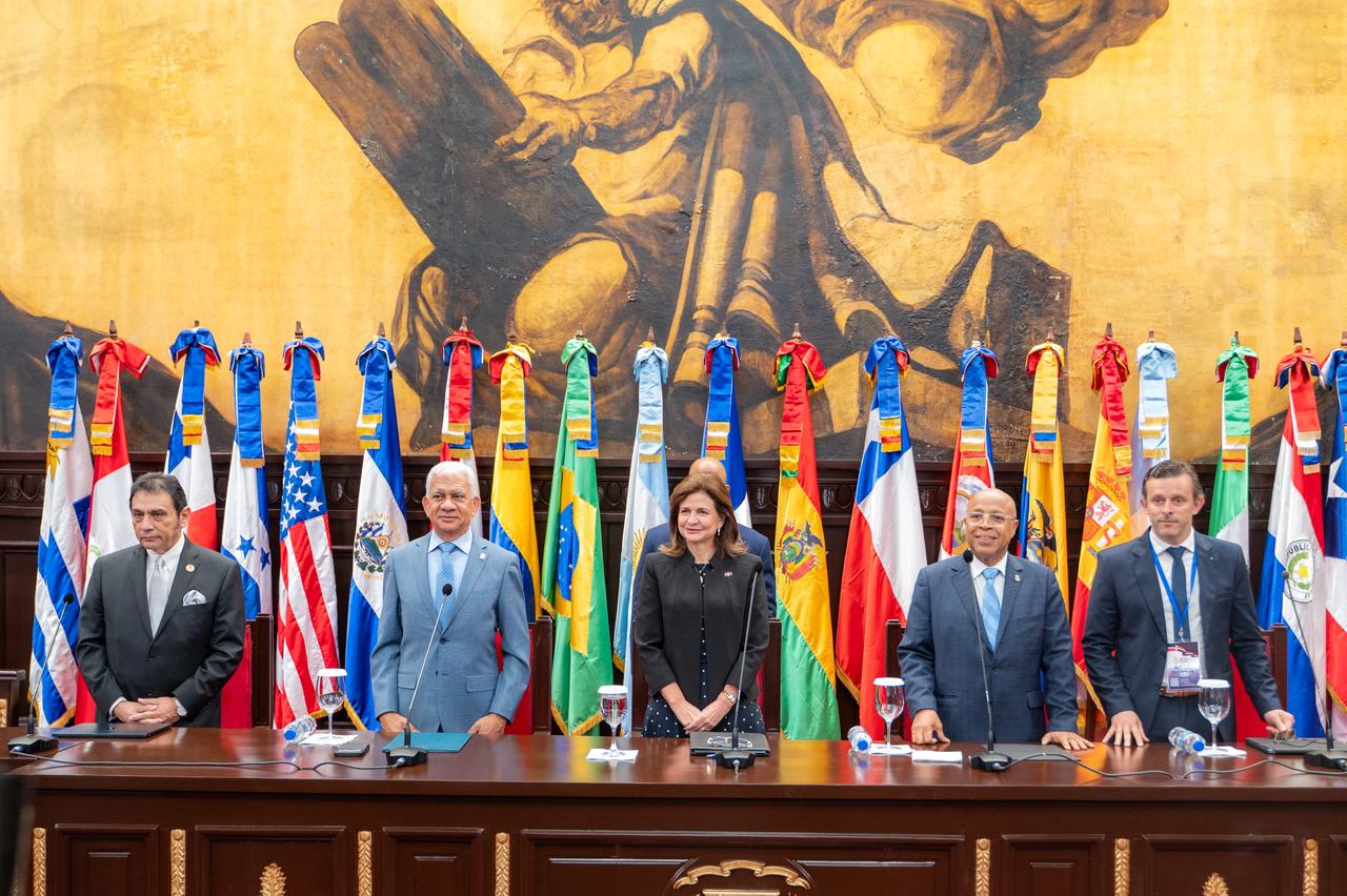 Presidente del Senado resalta importancia de la familia en Congreso Iberoamericano por la Vida y la Familia