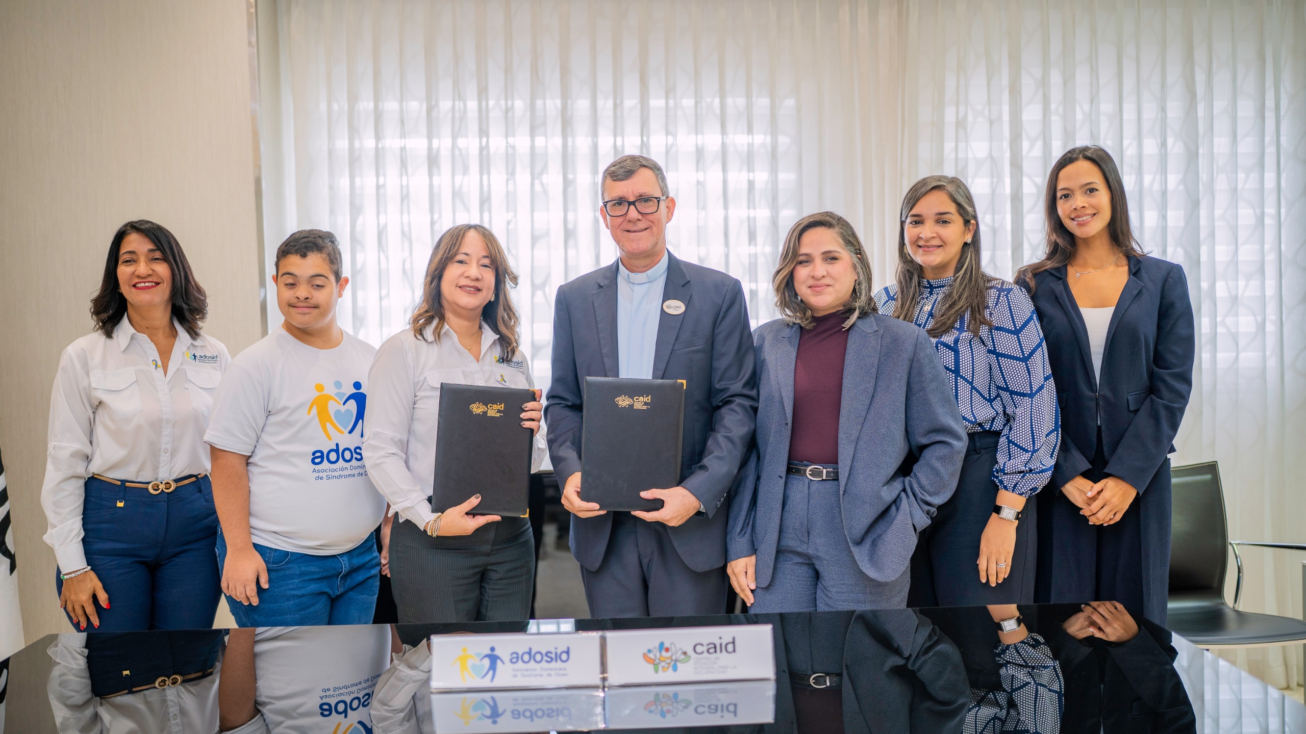 CAID y ADOSID firman convenio a favor de los niños y niñas con Down